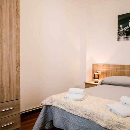 Apartamentos Enteros O Lagar Мелиде Екстериор снимка