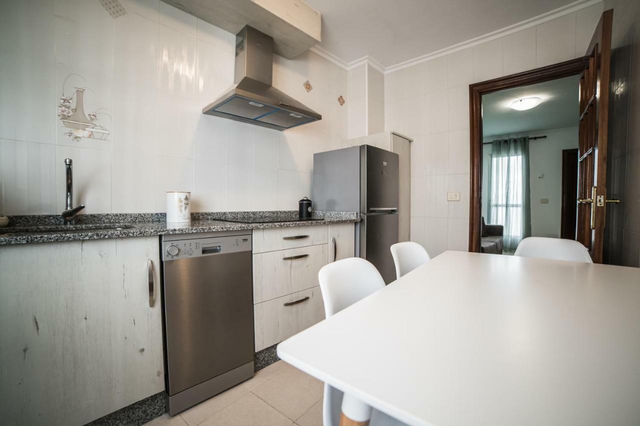 Apartamentos Enteros O Lagar Мелиде Екстериор снимка