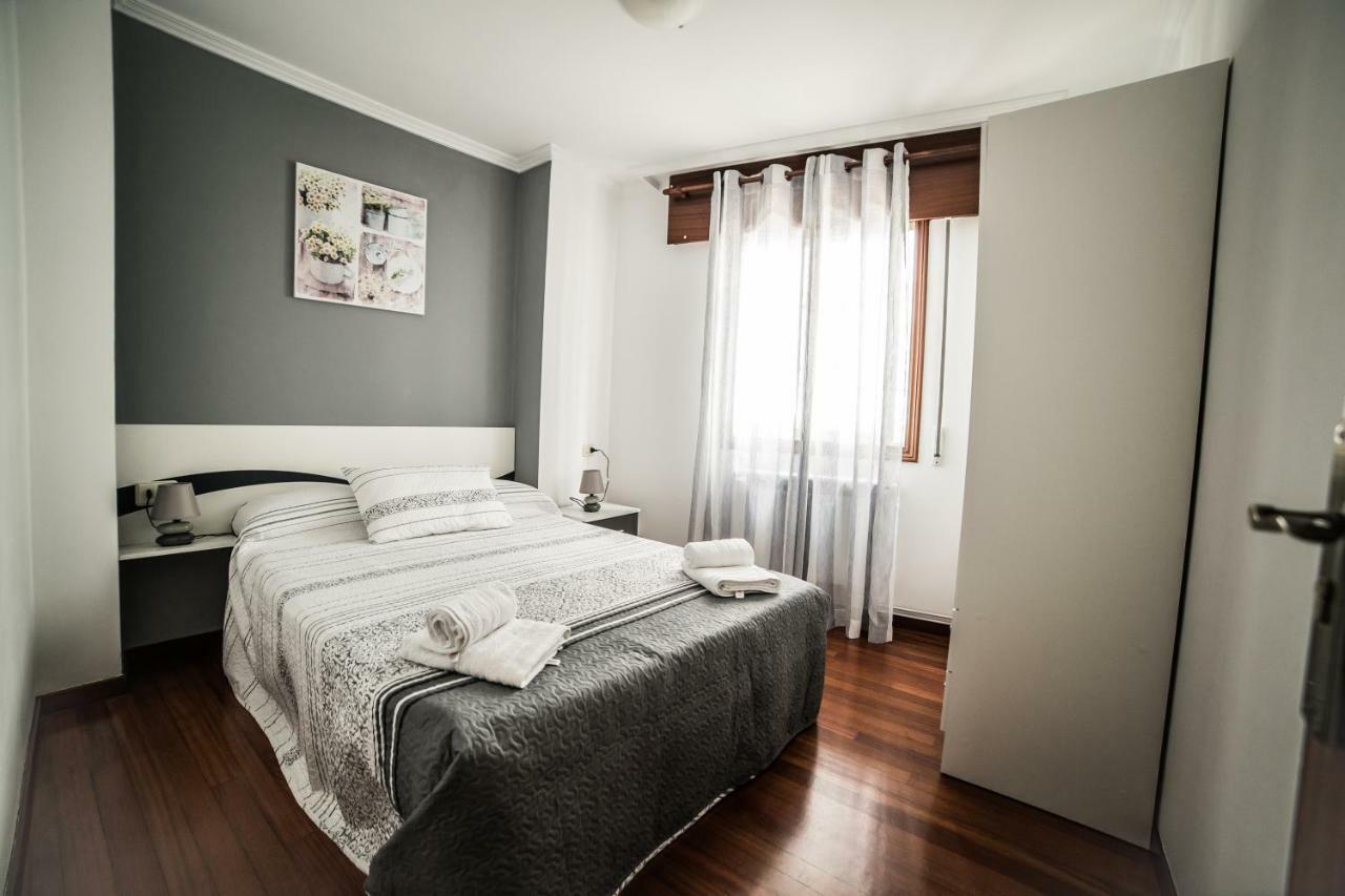 Apartamentos Enteros O Lagar Мелиде Екстериор снимка