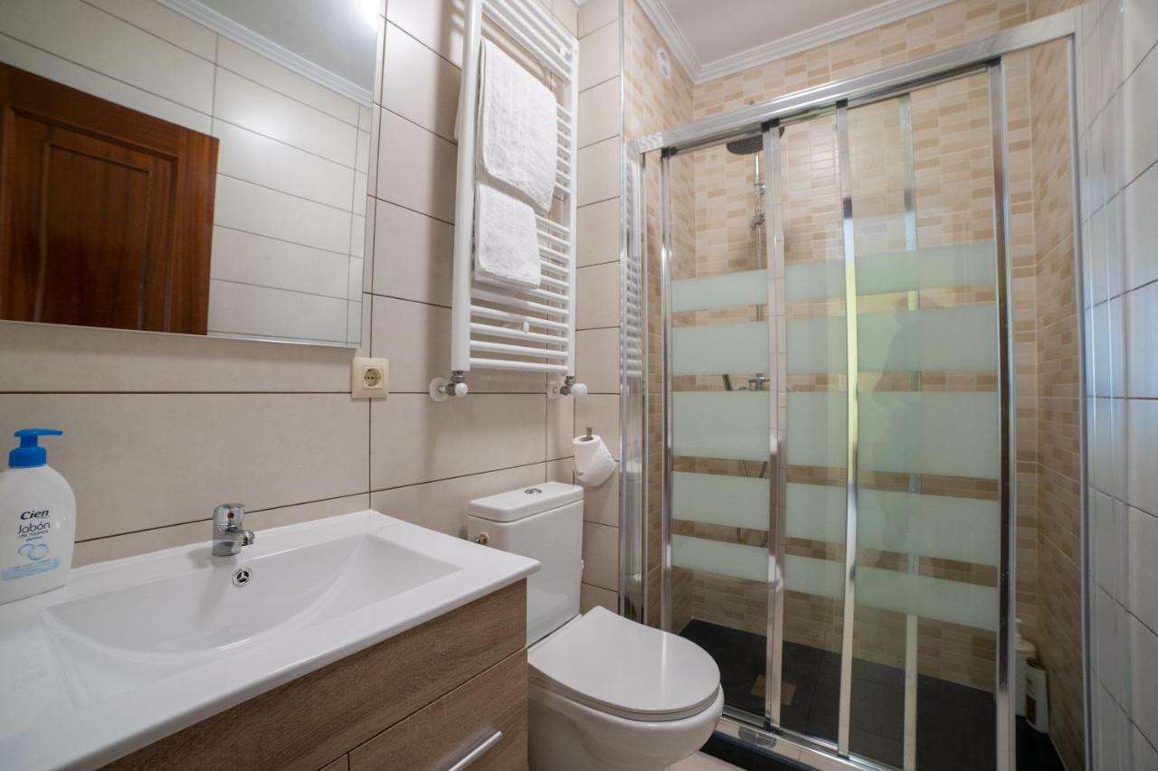 Apartamentos Enteros O Lagar Мелиде Екстериор снимка
